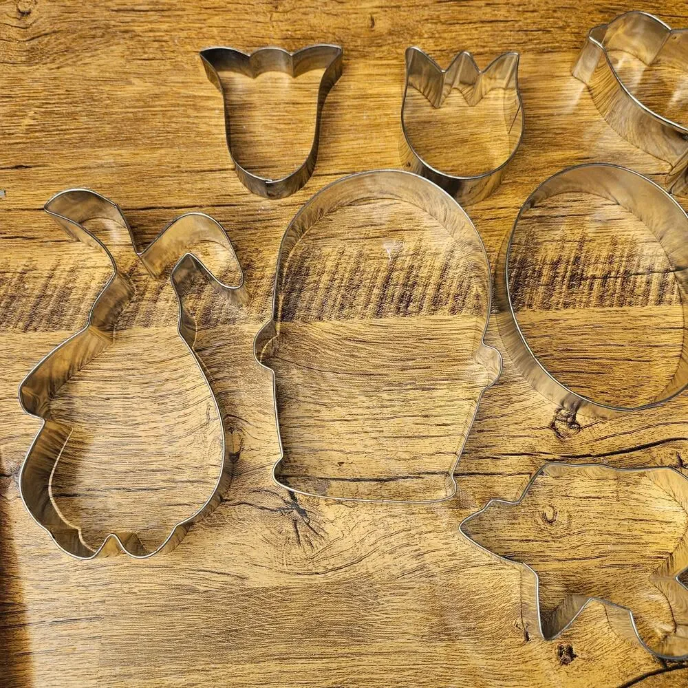 Family Circle Taste of Spring Cookie Cutter Duck Egg Wheelbarrow basket bunny